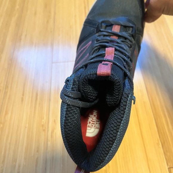North Face Hiking Boots | Women’s 9 | Water Resistant - Picture 2 of 6